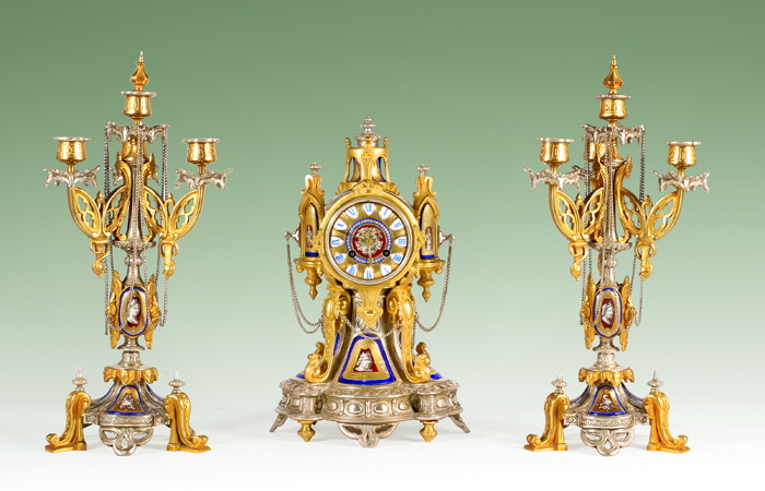 Pendule et ses flambeaux